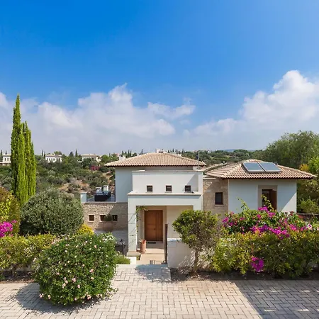 Aphrodite Hills Resort 4*