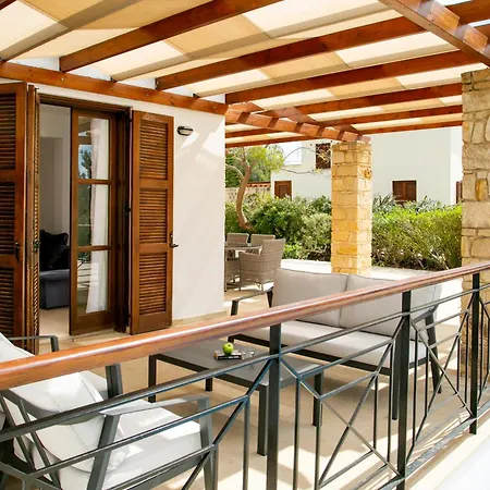 Aphrodite Hills Resort 4*