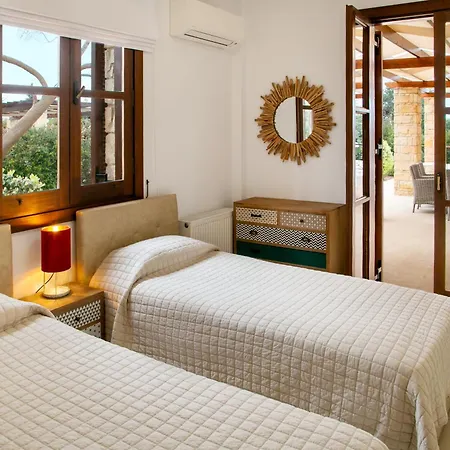 Resort Aphrodite Hills 4*