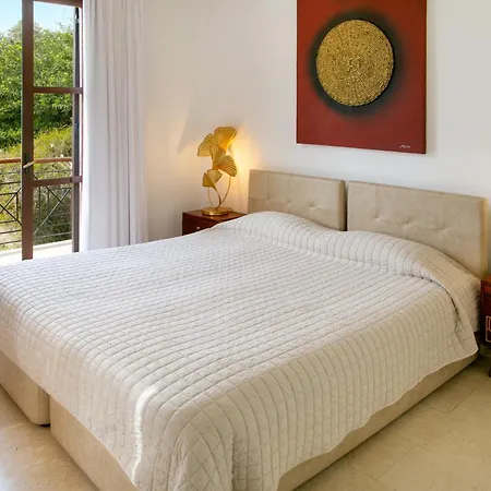 Aphrodite Hills Resort 4*