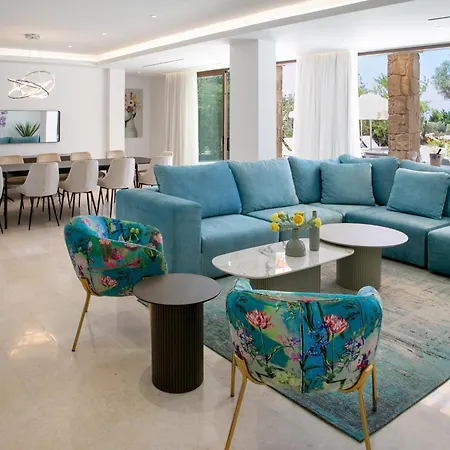 Aphrodite Hills Resort 4*