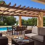Aphrodite Hills Üdülőközpont 4*
