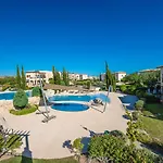 Aphrodite Hills Üdülőközpont