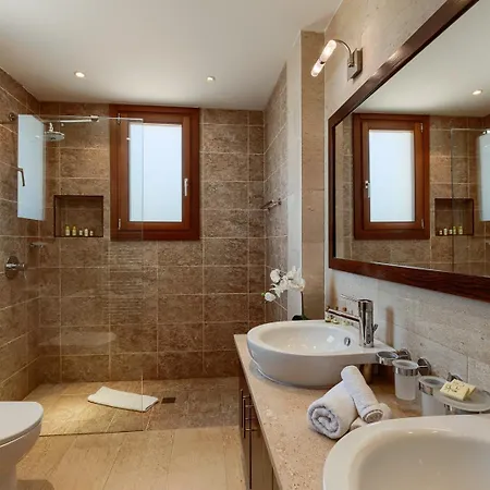 Resort Aphrodite Hills 4*