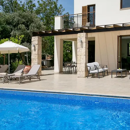 Aphrodite Hills Resort 4*