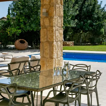 Aphrodite Hills Resort 4*