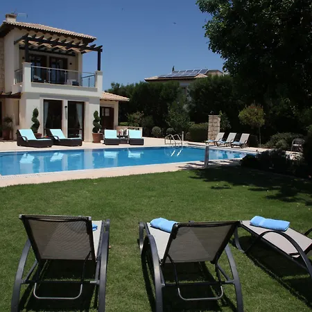 Aphrodite Hills Resort 4*