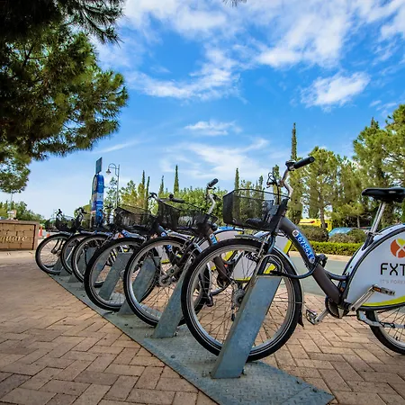 Aphrodite Hills Resort 4*