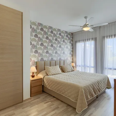 Aphrodite Hills Resort 4*