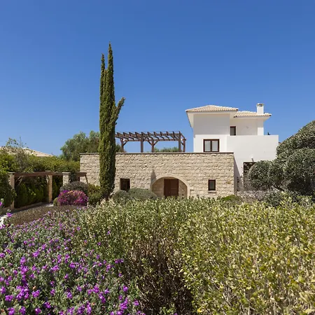 Aphrodite Hills منتجع
