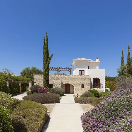 Aphrodite Hills 4*