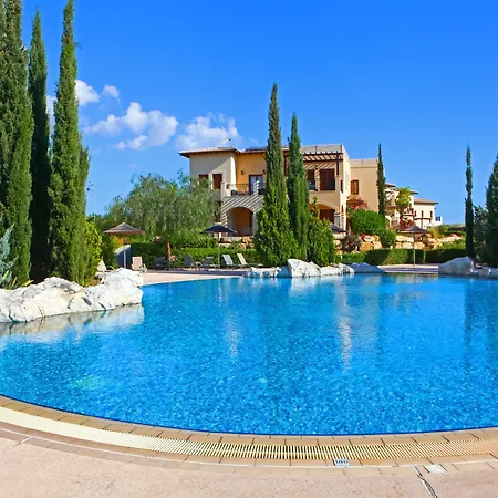 Aphrodite Hills Resort 4*