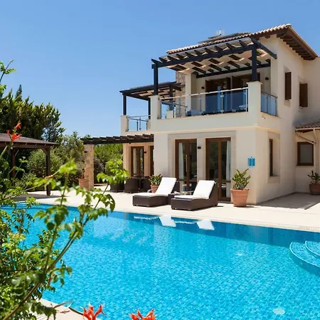 Aphrodite Hills Resort 4*