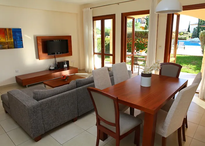 אתר נופש Aphrodite Hills קוקליה