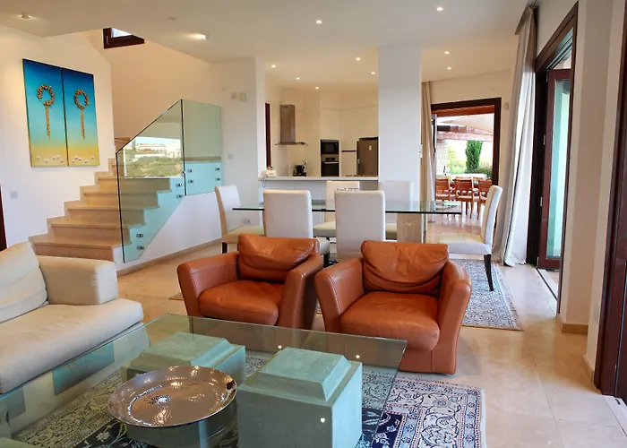 אתר נופש Aphrodite Hills קוקליה