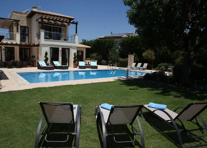 Aphrodite Hills אתר נופש 4*