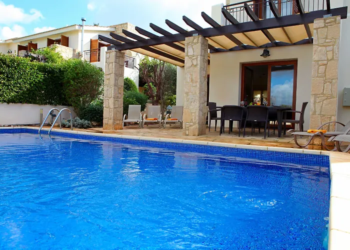 אתר נופש Aphrodite Hills 4*