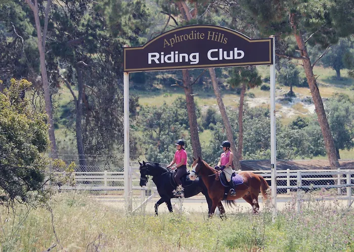 אתר נופש Aphrodite Hills קוקליה