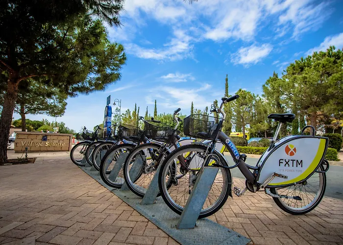 Aphrodite Hills אתר נופש 4*